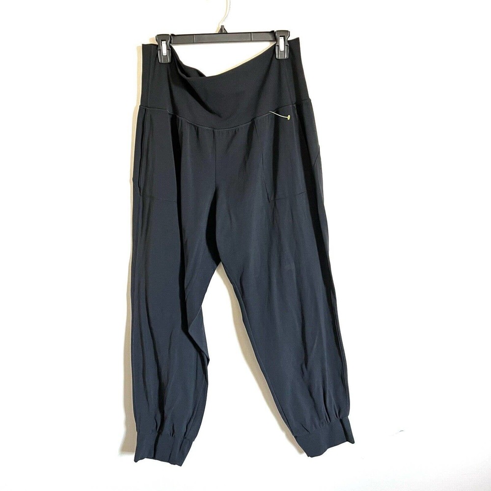 Salutation joggers